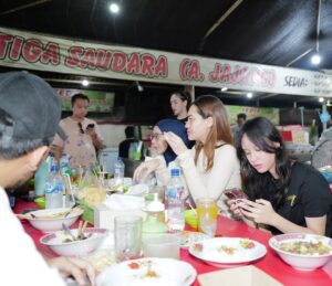 Celine Evangelista Instagram - Kuliner malam di Bintaro 😋