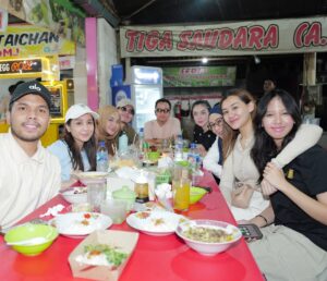 Celine Evangelista Instagram - Kuliner malam di Bintaro 😋