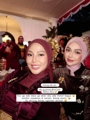 Celine Evangelista Instagram - HUT RI 80th 🇮🇩

.

Fashion Stylist: @doleytobing 
Make Up: @loritayoung_mua 
Hijab Do: @awanisaw 
Asst. Stylist: @putiannisa @pforputi 
Fashion Designer: @houseofdimassinggih by @dimassinggih 
Accessories: @lykastory @anomsilver 
Traditional Fabric: @tigaecollection @emil_mke 
 @bentukmanagement @agungsaputrabm @agungsap577 @jagarsilaen82