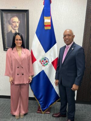 Celines Toribio Instagram - Y asĆ pasa la vidaā¦..
.
AMANDO LAS HUELLAS QUE OTRAS PERSONAS DEJAN EN MI šš©š“
.
Desde el nuevo cónsul estadounidense en RD #williamswaney , nuevos miembros de INDEX , hasta un atardecer de trabajo pero junto a #mrbig ā¤ļø
.
Desliza y mira en mi sonrisa el arte de COMPARTIR todo LO BUENO que tiene la vida. #feliz #agradecida #buenosamigos
