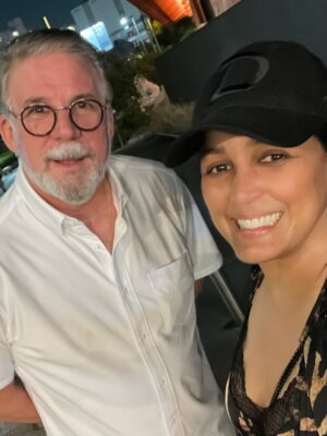 Celines Toribio Instagram - Y asĆ pasa la vidaā¦..
.
AMANDO LAS HUELLAS QUE OTRAS PERSONAS DEJAN EN MI šš©š“
.
Desde el nuevo cónsul estadounidense en RD #williamswaney , nuevos miembros de INDEX , hasta un atardecer de trabajo pero junto a #mrbig ā¤ļø
.
Desliza y mira en mi sonrisa el arte de COMPARTIR todo LO BUENO que tiene la vida. #feliz #agradecida #buenosamigos