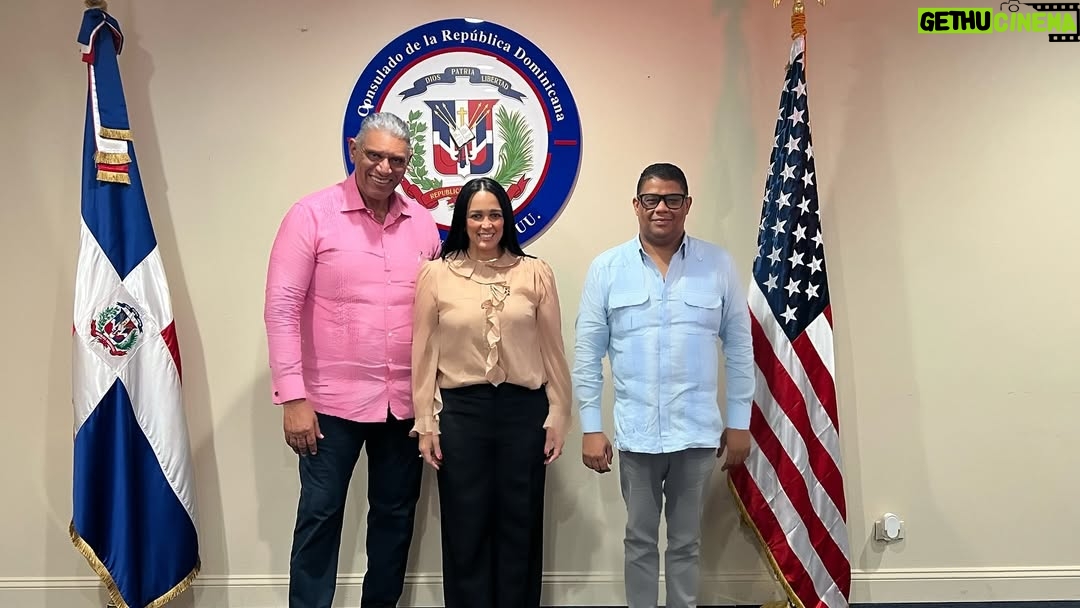 Celines Toribio - 3 Likes - 👉👉 Desliza👉👉
.
Un sábado cargado de reuniones en NYC 
.
Gracias estimado cónsul @chuvasquez @rden_ny por recibirnos y por todos sus lindos consejos 🤗🇩🇴
.
Reunión de trabajo con el equipo @index.ny planeando todo lo bueno que nos falta por realizar este 2025 🤗🙌🏻
.
En #timesquare con the best team @waddysjaquez y @espaillatsusibel planeando algo GRANDE para nuestro pais 🇩🇴