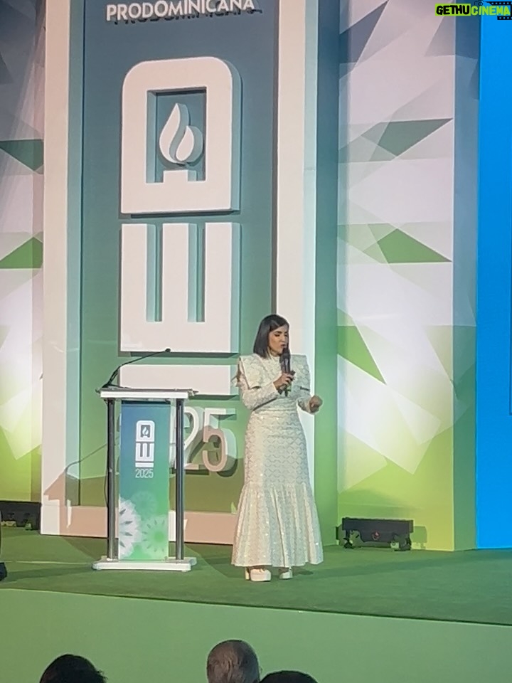 Celines Toribio - 3 Likes - 👉👉 FELICIDADES 👉👉
.
Felicitar a mi amiga y directora ejecutiva de @prodominicana la Sra @bivianariveiro por tan magnífico evento premiado los más sobresalientes en la inversión extranjera 🇩🇴🎉 FELICIDADES 😘