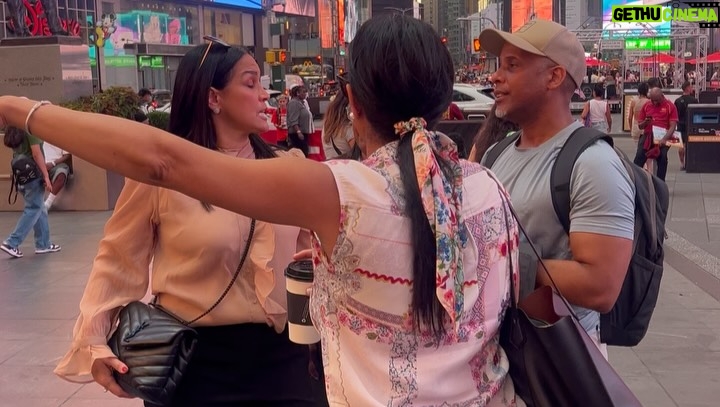 Celines Toribio - 3 Likes - 👉👉 Desliza👉👉
.
Un sábado cargado de reuniones en NYC 
.
Gracias estimado cónsul @chuvasquez @rden_ny por recibirnos y por todos sus lindos consejos 🤗🇩🇴
.
Reunión de trabajo con el equipo @index.ny planeando todo lo bueno que nos falta por realizar este 2025 🤗🙌🏻
.
En #timesquare con the best team @waddysjaquez y @espaillatsusibel planeando algo GRANDE para nuestro pais 🇩🇴