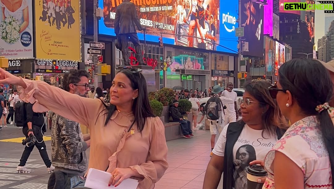 Celines Toribio - 3 Likes - 👉👉 Desliza👉👉
.
Un sábado cargado de reuniones en NYC 
.
Gracias estimado cónsul @chuvasquez @rden_ny por recibirnos y por todos sus lindos consejos 🤗🇩🇴
.
Reunión de trabajo con el equipo @index.ny planeando todo lo bueno que nos falta por realizar este 2025 🤗🙌🏻
.
En #timesquare con the best team @waddysjaquez y @espaillatsusibel planeando algo GRANDE para nuestro pais 🇩🇴
