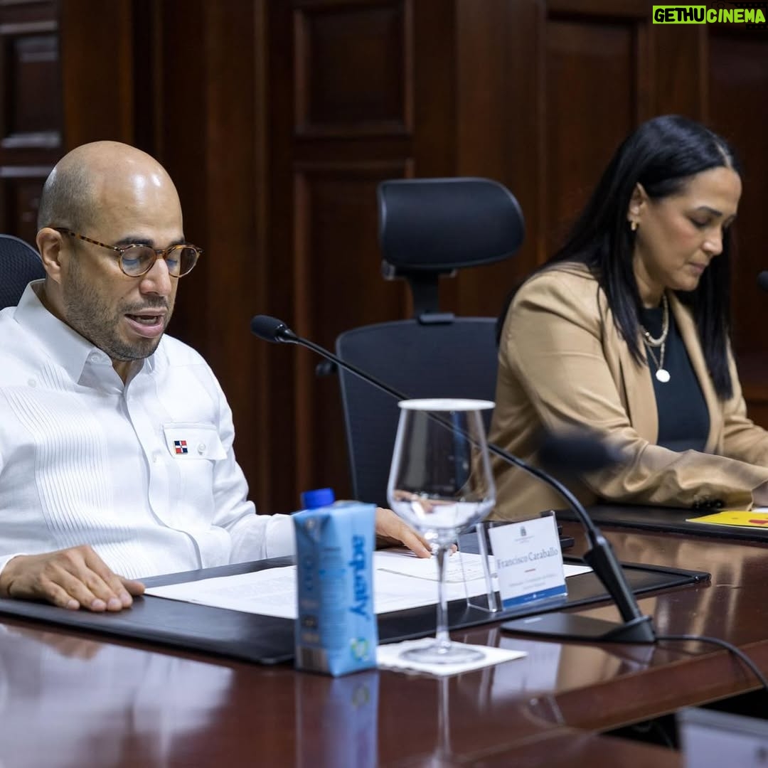 Celines Toribio - 3 Likes - Días de mucho trabajo en nuestra casa de la diplomacia Dominicana @mirexrd Pero siempre encantada de hacerlo al lado de profesionales como el Viceministro de Política Exterior Bilateral el embajador Francisco A. Caraballo ( @fcocaraballo ) 
.
En el día de ayer sostuvimos una reunión con el Consejo Nacional de Competitividad para presentar el plan META RD 2036 y el concurso de innovación República de Ideas @republicadeideas.do 
.
Todas las misiones del exterior y el instituto de Dominicanos y Dominicanas en el exterior presente en tan enriquecedor webinar 🇩🇴