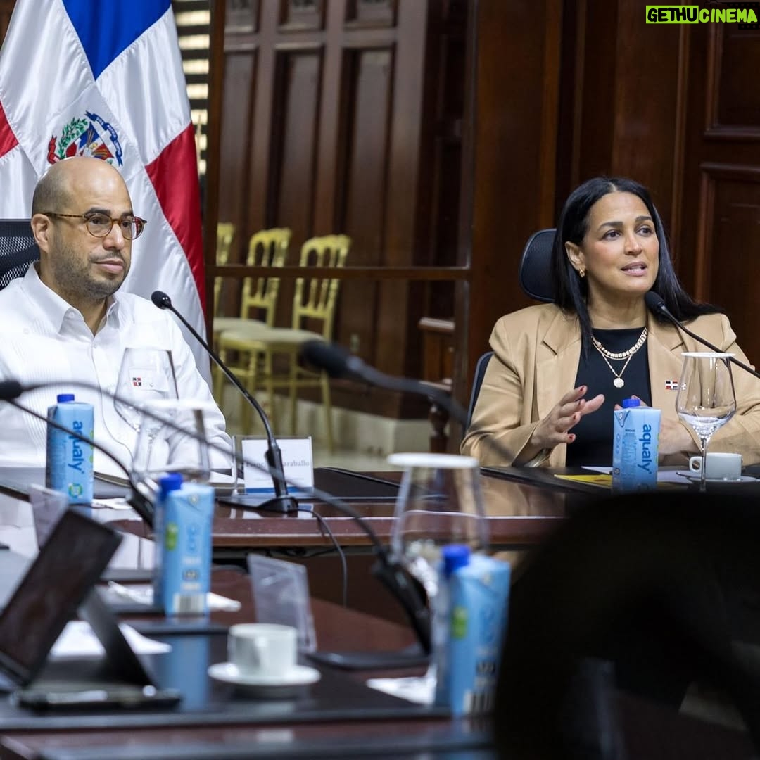 Celines Toribio - 3 Likes - Días de mucho trabajo en nuestra casa de la diplomacia Dominicana @mirexrd Pero siempre encantada de hacerlo al lado de profesionales como el Viceministro de Política Exterior Bilateral el embajador Francisco A. Caraballo ( @fcocaraballo ) 
.
En el día de ayer sostuvimos una reunión con el Consejo Nacional de Competitividad para presentar el plan META RD 2036 y el concurso de innovación República de Ideas @republicadeideas.do 
.
Todas las misiones del exterior y el instituto de Dominicanos y Dominicanas en el exterior presente en tan enriquecedor webinar 🇩🇴