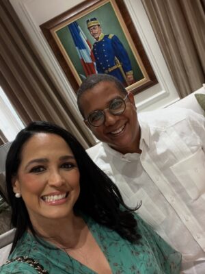 Celines Toribio Instagram - šš Desliza šš fotitos que voy tomando.
.
La vida va y viene y la felicidad del deber cumplido que no te la quite NADIE š
.
Mucho trabajo.
Cientos de reuniones
Muchos viajes
Impactando vidas
Y yo solo puedo decir GRACIAS š #feliz #positiva š¤ #somethinggoodiscoming #seguimos #trabajando #cadadiamejor @indexdomrd š©š“šš»
.
Tengo la memoria llena de fotos y momentos laborales š©š“šš»