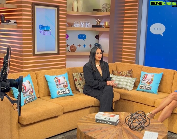 Celines Toribio - 3 Likes - 👉👉 Desliza👉👉
.
Que bonito la pasé en el #gordoylaflaca de @univision 😁 hablar de mi país, de los trabajos realizados y de las nuevas ideas como @republicadeideas.do en cadena nacional y para toda Latinoamérica, me hace muy feliz.
.
Gracias @liliestefan @rauldemolina @clarissamolina y todo el equipo. Que lindo ver a #julioparedes y a @tdandrades 
.
#fun #univision #familia #amigos PR WORK: @marymontero33 🤗