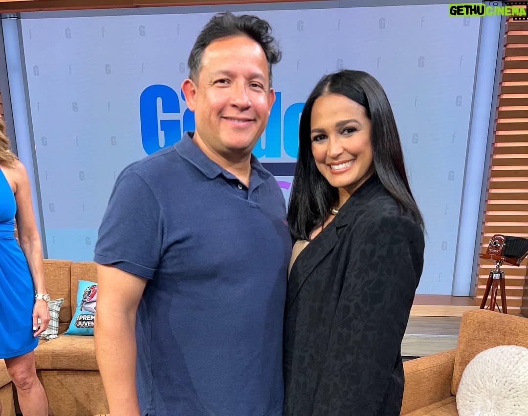 Celines Toribio - 3 Likes - 👉👉 Desliza👉👉
.
Que bonito la pasé en el #gordoylaflaca de @univision 😁 hablar de mi país, de los trabajos realizados y de las nuevas ideas como @republicadeideas.do en cadena nacional y para toda Latinoamérica, me hace muy feliz.
.
Gracias @liliestefan @rauldemolina @clarissamolina y todo el equipo. Que lindo ver a #julioparedes y a @tdandrades 
.
#fun #univision #familia #amigos PR WORK: @marymontero33 🤗