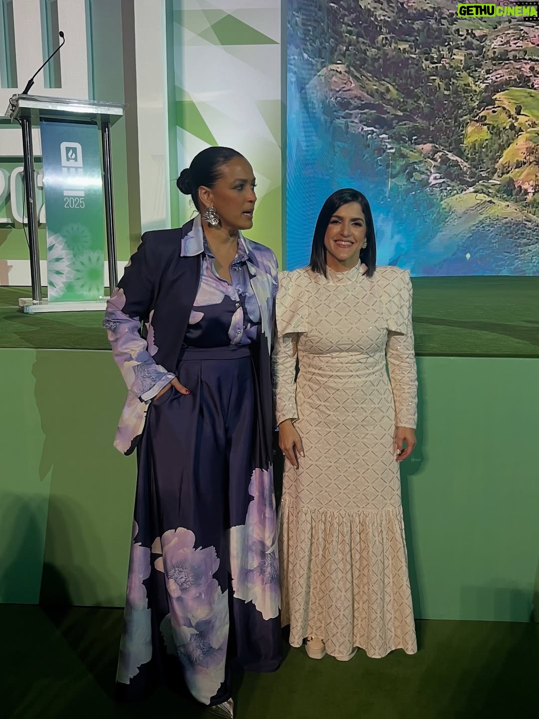 Celines Toribio - 3 Likes - 👉👉 FELICIDADES 👉👉
.
Felicitar a mi amiga y directora ejecutiva de @prodominicana la Sra @bivianariveiro por tan magnífico evento premiado los más sobresalientes en la inversión extranjera 🇩🇴🎉 FELICIDADES 😘