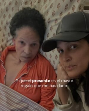 Celines Toribio Instagram - šš Desliza šš
Poco a poco estoy perdiendo a mi madre y a mi mejor amiga. š„¹ El lenguaje del #alzheimer es EL AMOR š
.
Hoy 21 de septiembre es el dĆa mundial del Alzheimer. Casi 55 millones de personas en el mundo viven con la enfermedad. Siendo Estados Unidos, Reino Unido y China los 3 principales paĆses. EspanĢa siendo el 6to paĆs del mundo y 3ro en la Unión Europea.
#loqueaprendicontuolvido
