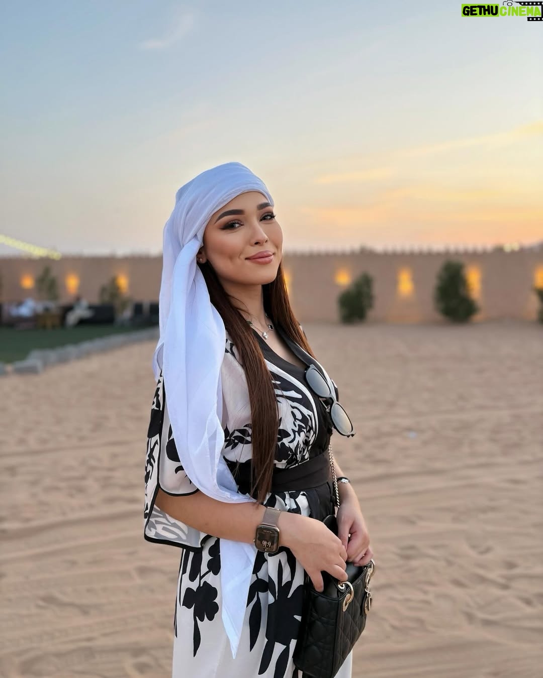Chacha Maembong - 7.3K Likes - Making memories in the desert oasis #ccm #livelifetothefullest