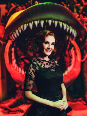 Chantal Andere Instagram - Querida @chanaandere ya nos debíamos esta sesión pero bien valió la pena la espera, te ves espectacular. @latienditadeloshorroresmexico #fotomau #latienditadeloshorrores #littleshopofhorrors
