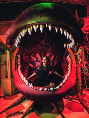 Chantal Andere Instagram - Querida @chanaandere ya nos debíamos esta sesión pero bien valió la pena la espera, te ves espectacular. @latienditadeloshorroresmexico #fotomau #latienditadeloshorrores #littleshopofhorrors