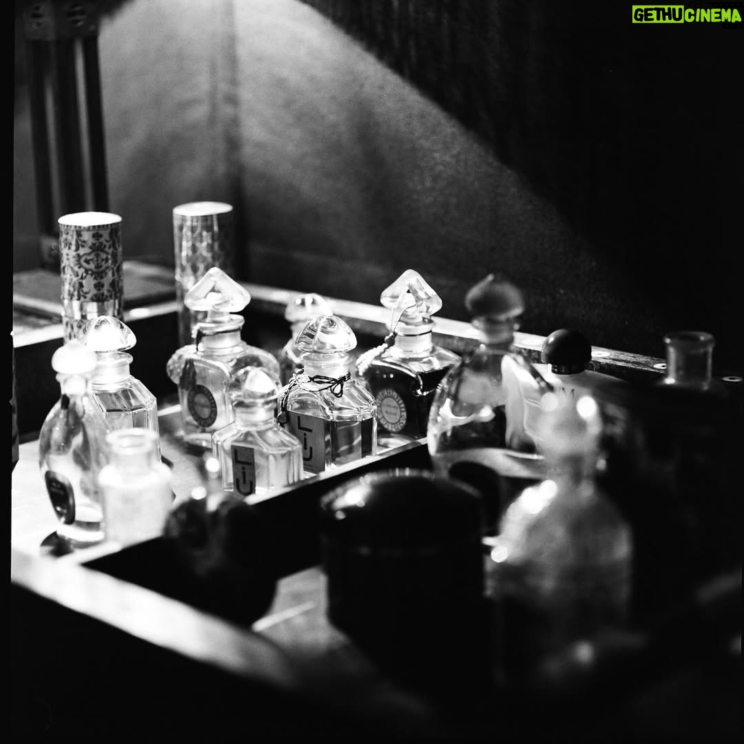 Charlotte Gainsbourg - 9.7K Likes - la maison de mon père, mes images..
ses flacons de parfums
ouverture de la @maisongainsbourg le 20 septembre 2023

#maisongainsbourg #5bisruedeverneuil #sergegainsbourg #memories