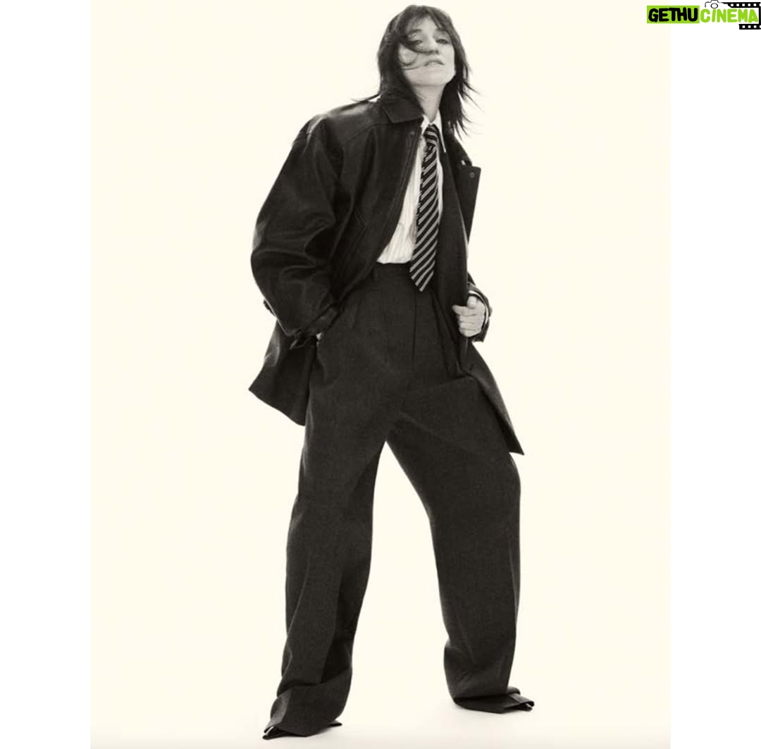 Charlotte Gainsbourg - 10.3K Likes - BAZAAR FRANCE N°20

@bazaarfrance 
Clothes by @ysl by @anthonyvaccarello