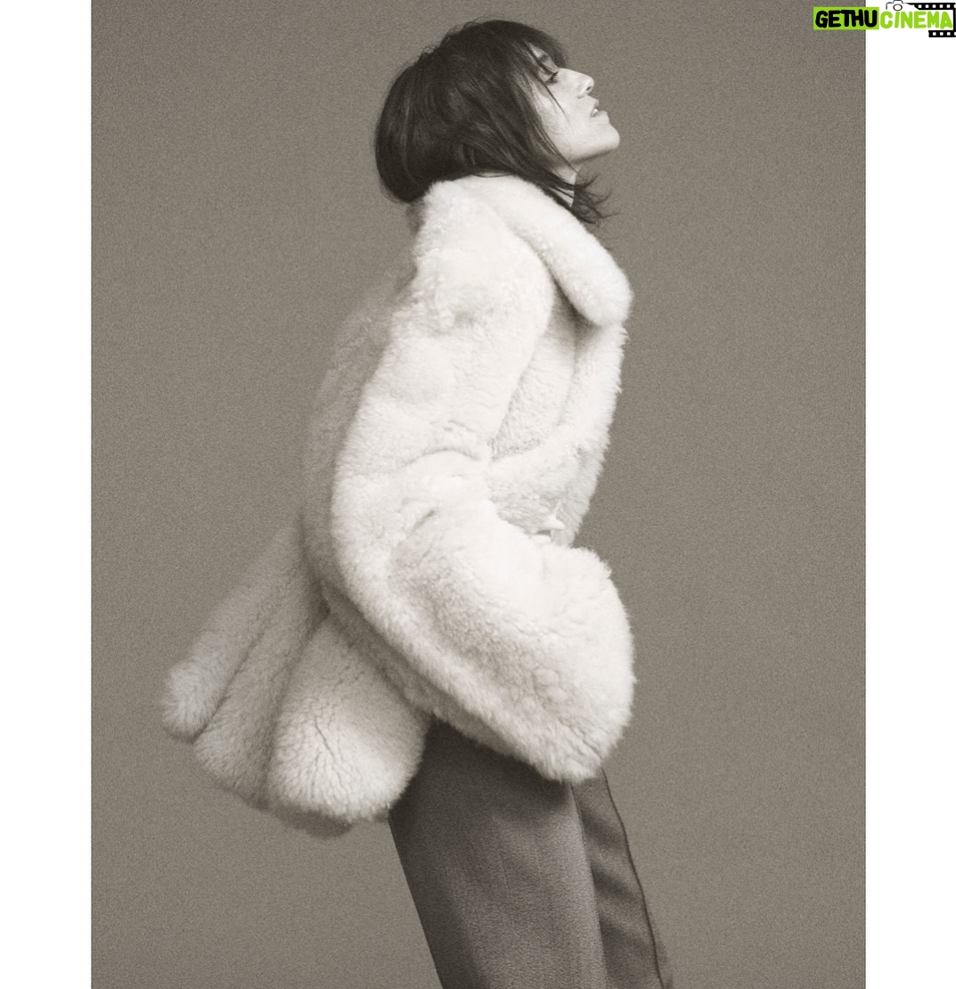 Charlotte Gainsbourg - 9.6K Likes - BAZAAR FRANCE N°20

@bazaarfrance