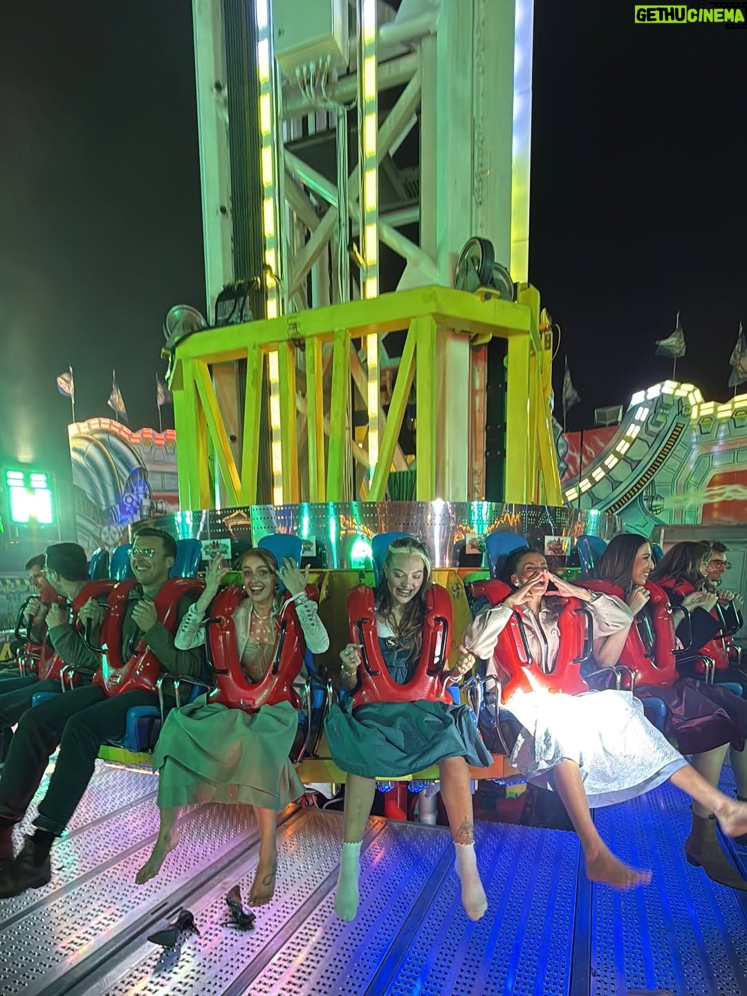Cheyenne Ochsenknecht - 8.7K Likes - Ein Wiesn Dump sagt mehr als tausend Prosits. 
#madlwiesn 🍻🥨🎪🩷