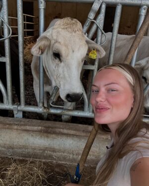 Cheyenne Ochsenknecht Instagram - I’m made for the farm life ✨🫶🏻👩🏼🌾