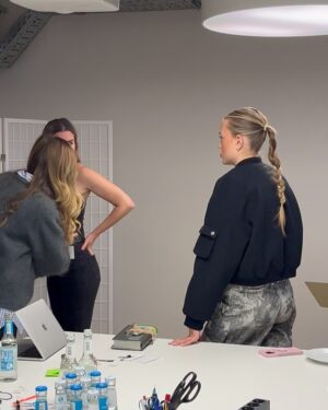 Cheyenne Ochsenknecht Instagram - Fresh start,new dreams - 2025, here we go!!💥✨🧿