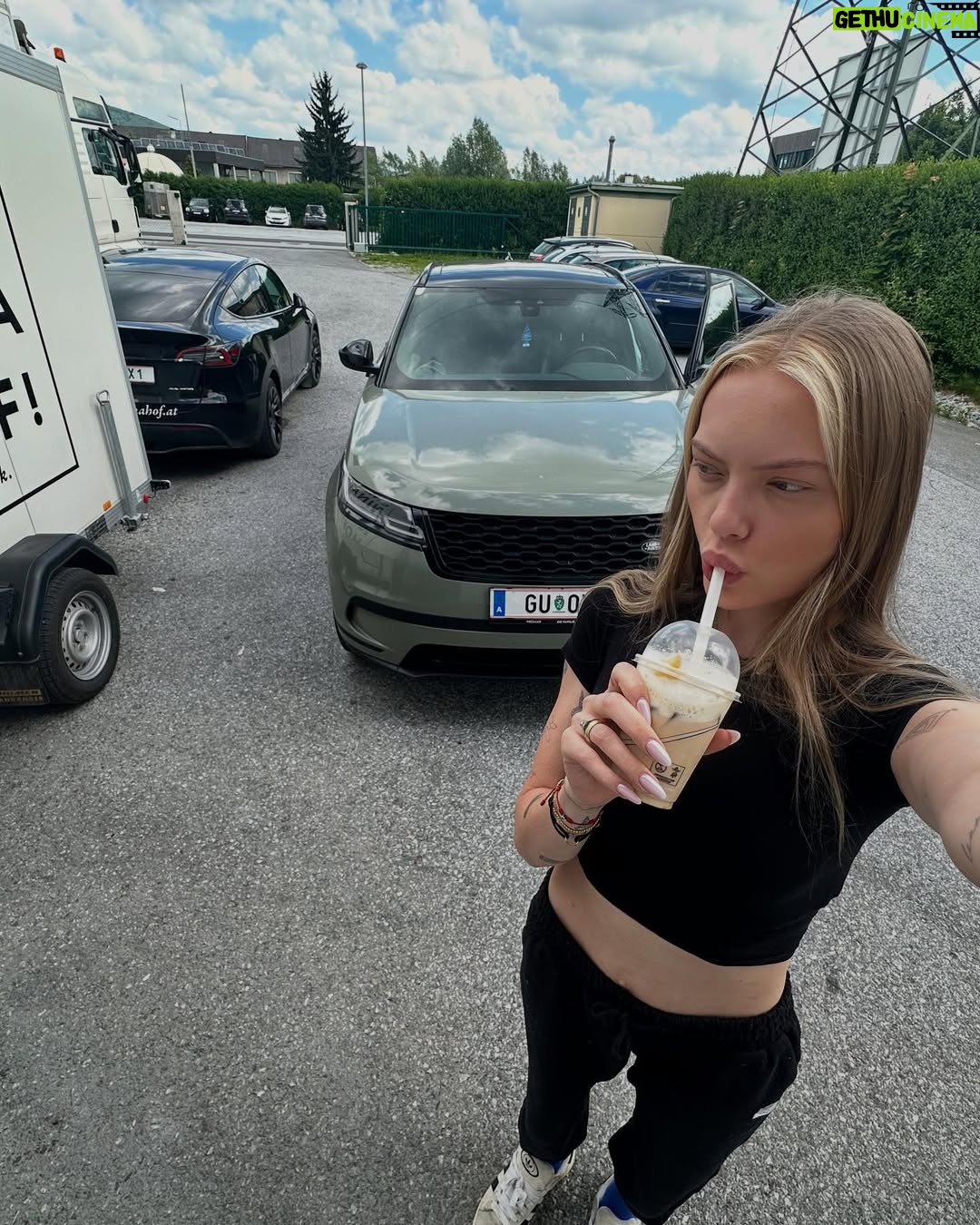 Cheyenne Ochsenknecht - 9.6K Likes - Fresh start,new dreams - 2025, here we go!!💥✨🧿