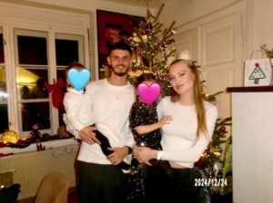 Cheyenne Ochsenknecht Instagram - biggest present forever and ever ✨🎄