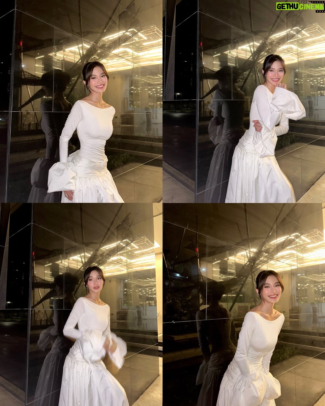 Chienna Filomeno - 254.1K Likes - Maraming Salamat Film Academy of the Philippines para sa nominasyon sa kategoryang “Best Supporting Actress” at sa pagkilala sa A Very Good Girl sa naganap na 40th Luna Awards.

Nung nakita ko yung listahan ng mga nominado para sa Best Supporting Actress hindi ako makapaniwala para akong nananaginip dahil ang mga nakasama ko sa mga kategorya ay ang mga pinaka magagaling sa larangan. Kaya isang karangalan na mapabilang sa kategoryang iyon kasama sila Ms. Angel Aquino, Ms. Iyah Mina, Cassy Legaspi at ang 40th Luna Awards Best Supporting Actress Ms. Ana Abad Santos. Sila ang inspirasyon ko kaya patuloy kong pinagbubutihan sa larangan upang maging inspirasyon din ako sa mga susunod na henerasyon katulad ng kayo ang naging inspirasyon ko.

Salamat sa lahat po ng hurado ng 40th Luna Awards at higit sa lahat salamat sa mga guild sa patuloy niyong paglaban sa kung anong nararapat para sa ating manggagawa sa industriya. 

Zab Omila, salamat at pinakita mo sa akin ang mundo mo. Enjoyed every moment living in your shoes Zabby girl because A Zab a day, keeps the bad vibes awaaaay!!

To my Philo (best girl) Kath Kath salamat sa mga eksesang hinding hindi ko makakalimutan, sa pag supporta sa akin bawat eksena na meron tayo. Ily best girl! It’s so nice to be working with you again. ALWAYS 🤍

Mother Molly (fuck u Mother!! char! HAHAHA) ms D, salamat sa napaka warm mong presence, you are the coolest Mother Molly! Kabadong kabado ako na makaka eksena kita pero pinaramdam mo din sa aming lahat na itong proyekto na ito ay isang kolaborasyon, salamat sa pag bahagi mo nang iyong mga kaalaman.

Ms Missy, ate Kakki, ate Thea and Gabby, thank you for a wonderful experience! Ang dami kong natutunan po sa inyo. 🥺

Direk P, salamat sa’yo dahil tumaya ka sa akin at hinayaan mo akong i-explore ang buhay ni Zab. Thank you for challenging me direk! Ily P! 🥺🫶🏻

Sa BUONG production team lalo na ang mga manggagawa natin sa industrya yung mga nasa “BTS” malaki ang pasasalamat namin sa inyo, kayo ang dahilan bakit tayo nakakagawa nang magagandang Pelikula. Cannot wait to share our talent to the world and inspire more people with what we do.

Mabuhay ang Pelikulang Pilipino! 🤍 @filmacademyphil