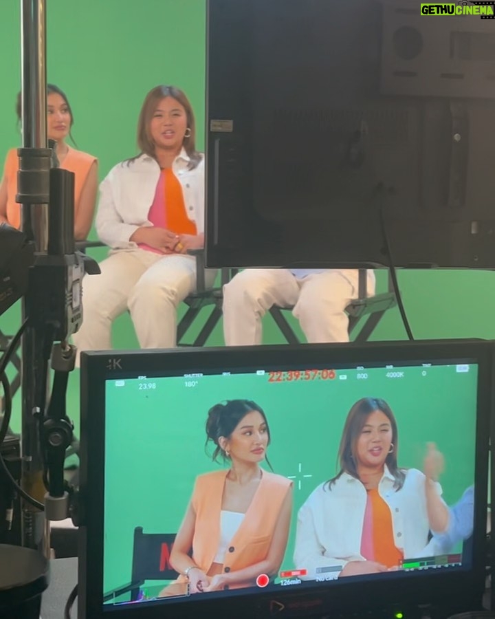 Chienna Filomeno - 88.2K Likes - ✨ PUTAHH ✨👇🏻

Isang linggo na po ang nakalipas ng maipalabas ang ‘Missed Connections’ sa Netflix! Thank you for the love you have been giving us! Higit sa lahat salamat sa pag intindi sa bawat karakter sa istorya. Thank you for not judging them. At the end of the day, gabi na. Char! Anyway, at the end of the day we’re just humans, we make mistakes, but the most important part is we own up to it and we make up for the wrong things we have done rather than not doing anything about it. Watching ‘Missed Connections’ is a legit roller coaster ride, we hope that you enjoyed the ride with us. 

At sa mga hindi pa po nakakanood Missed Connections streaming on @netflixph directed by direk @jelisechungortigas 🫶🏻