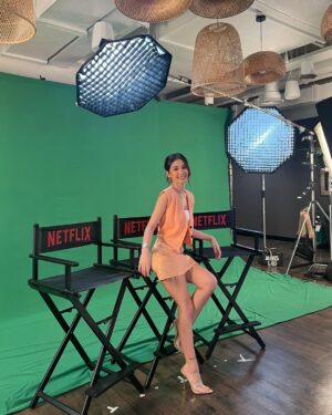 Chienna Filomeno Instagram - ✨ PUTAHH ✨👇🏻

Isang linggo na po ang nakalipas ng maipalabas ang ‘Missed Connections’ sa Netflix! Thank you for the love you have been giving us! Higit sa lahat salamat sa pag intindi sa bawat karakter sa istorya. Thank you for not judging them. At the end of the day, gabi na. Char! Anyway, at the end of the day we’re just humans, we make mistakes, but the most important part is we own up to it and we make up for the wrong things we have done rather than not doing anything about it. Watching ‘Missed Connections’ is a legit roller coaster ride, we hope that you enjoyed the ride with us. 

At sa mga hindi pa po nakakanood Missed Connections streaming on @netflixph directed by direk @jelisechungortigas 🫶🏻