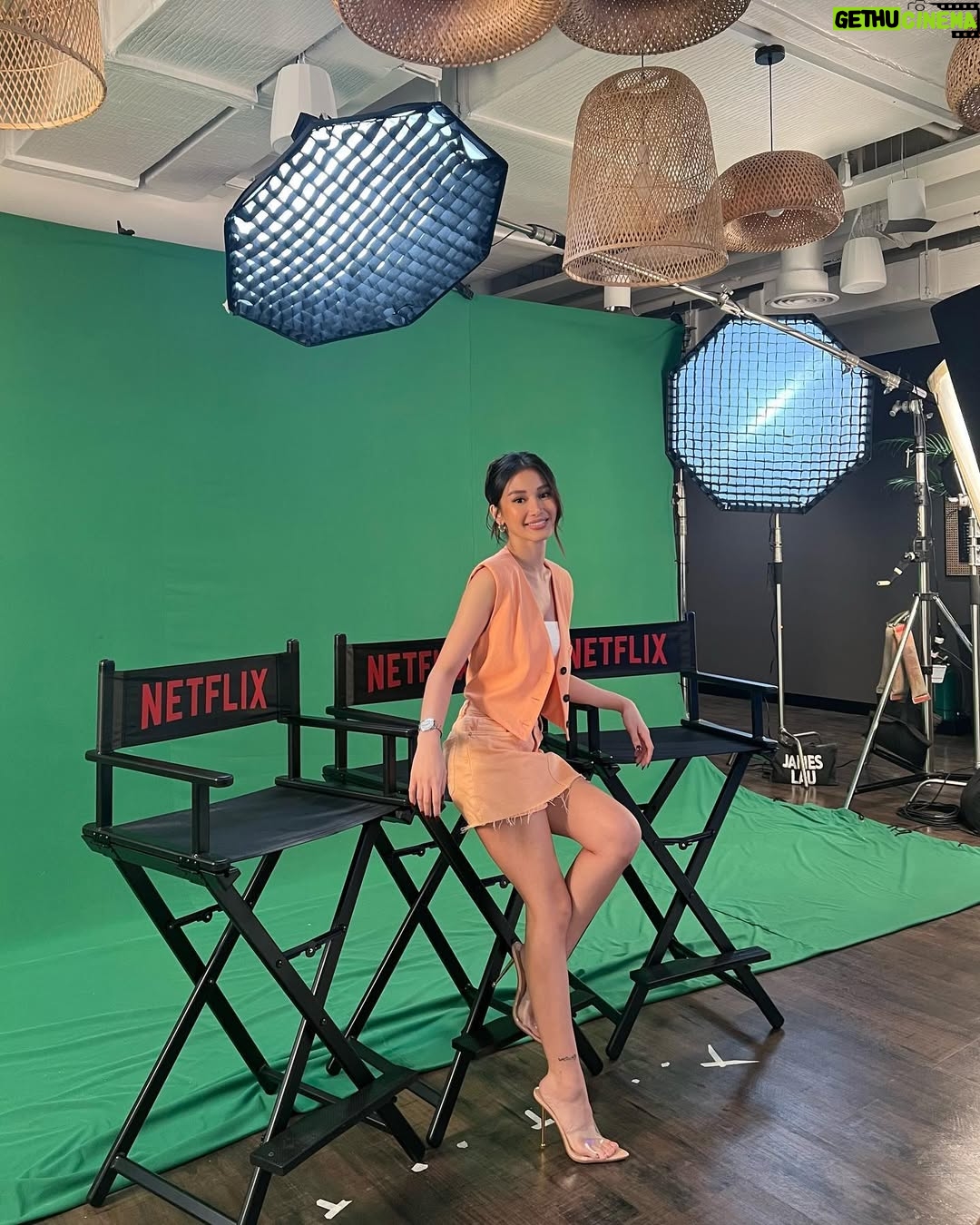 Chienna Filomeno - 88.2K Likes - ✨ PUTAHH ✨👇🏻

Isang linggo na po ang nakalipas ng maipalabas ang ‘Missed Connections’ sa Netflix! Thank you for the love you have been giving us! Higit sa lahat salamat sa pag intindi sa bawat karakter sa istorya. Thank you for not judging them. At the end of the day, gabi na. Char! Anyway, at the end of the day we’re just humans, we make mistakes, but the most important part is we own up to it and we make up for the wrong things we have done rather than not doing anything about it. Watching ‘Missed Connections’ is a legit roller coaster ride, we hope that you enjoyed the ride with us. 

At sa mga hindi pa po nakakanood Missed Connections streaming on @netflixph directed by direk @jelisechungortigas 🫶🏻
