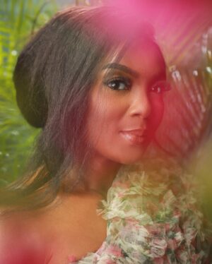 Chioma Akpota Instagram - Today’s Woman Crush Wednesday is none other than the powerhouse herself @chiomakpotha !
From her early days on screen to becoming one of Nollywood’s most respected actresses, Chioma has shown remarkable growth, resilience, and unmatched versatility.
Her recent AMVCA win as Best Lead Actress is yet another reminder that excellence always shines through. With over two decades in the industry, Chioma continues to evolve, taking on richer roles, inspiring the next generation, and carrying the Nollywood flag with grace.
We stan a queen who is not just aging gracefully but thriving boldly.
Here’s to @chiomakpotha an icon, a mentor, and a living legend!😍🥰 #drimzmediaspotlight