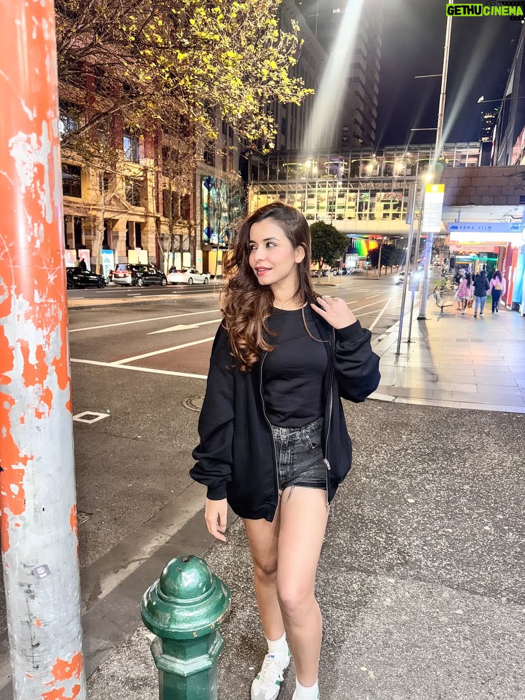 Chitranshi Dhyani - 7.5K Likes - 🦘 🇦🇺