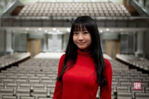 Chloe Chua Instagram - In 2018, Chloe Chua won the joint 1st prize at the Yehudi Menuhin International Competition for Young Violinists! It brought her instant stardom and engagements for concerts were stacking up over the next few years. Unfortunately COVID hit. That must be really difficult for a young musician when everything just paused. But Chloe started playing online for her fans, and to cheer migrant workers and healthcare workers during the pandemic. She is now the first Singaporean and the youngest musician to be appointed Artist-In-Residence of the Singapore Symphony Orchestra (SSO) in both the 2022/23 and 2023/24 seasons.
Find out about her journey in “Women Inspiring Women - The National Edition. Women in Singapore Holding Up the Sky”!
This book will raise funds to support women-focused projects like Singapore Council of Women’s Organisations, SCWO’s Star Shelter program which keeps survivors of family abuse and violence safe; and their programs to support girls and women who face online bullying and harassment. The funds also go to women-led art programs by The Private Museum.
Please follow the link in my bio for more information on how you can support the initiative!! I appreciate all your generous donations!
#womeninspiringwomen #thenationaledition #womeninsingapore #holdingupthesky #photobook #womensupportwomen #leicam10r #aposummicron35 #womenphotographers #leicawomen #photobook #portraitphotography #singaporestories