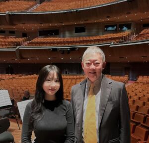 Chloe Chua Instagram - Thank you Maestro Hans Graf, @isteinrockstar and all the @singaporesymphony musicians for another amazing concert at the Hamer Hall in Melbourne!! ☺️ I am so grateful for the support I have received from many, including SSO‘s Chairman, Mr Goh Yew Lin, who has taken time off to attend every concert in our Australia tour. It was also a pleasure to finally meet the Melbourne Symphony Orchestra’s Music Director, Mr Jaime Martin. Also, I would like to wish Maestro Hans Graf a very happy birthday!! 🎉🎂🍾
𝓜𝓮𝓵𝓫𝓸𝓾𝓻𝓷𝓮 𝟏𝟒/𝟐/𝟐𝟎𝟐𝟓