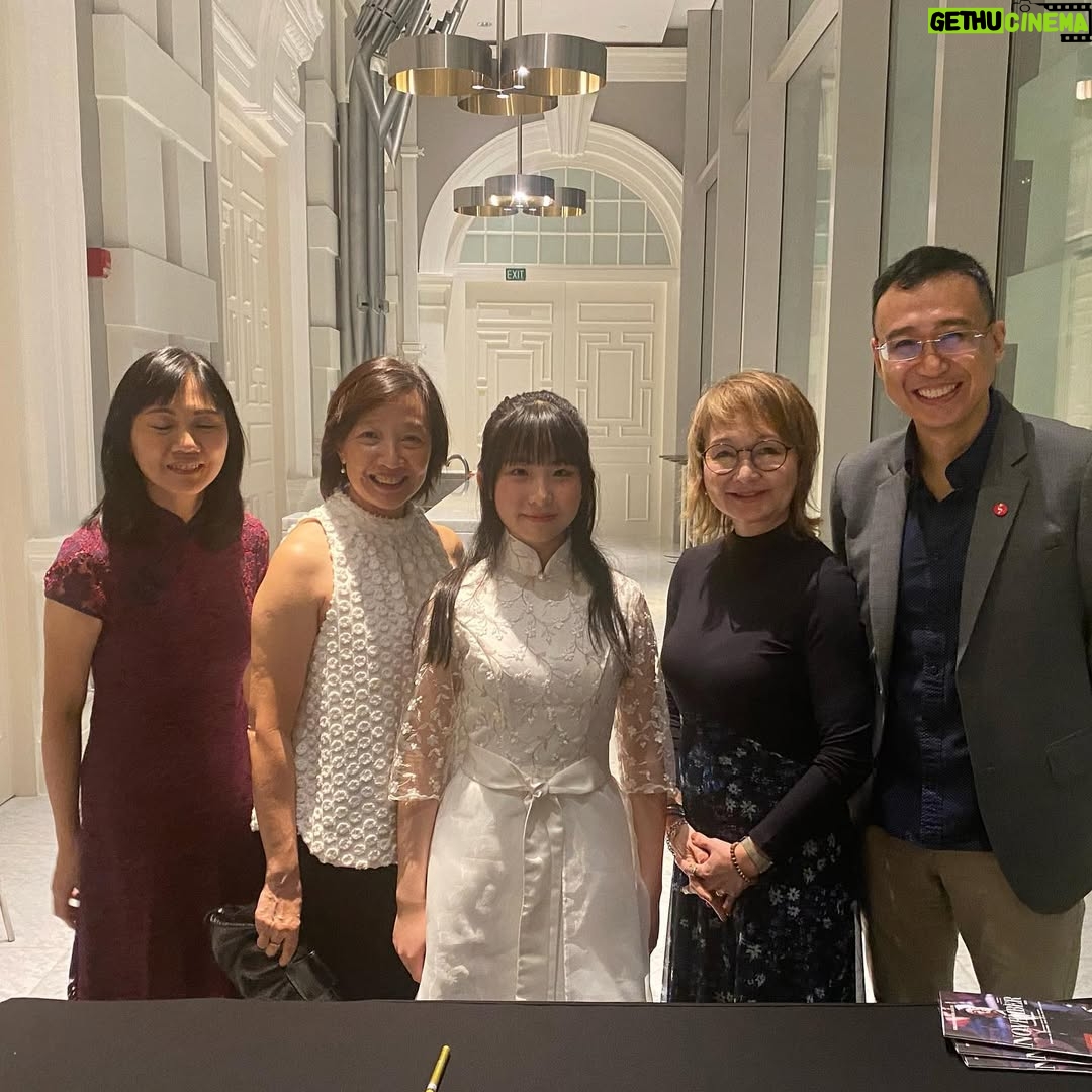 Chloe Chua - 7.9K Likes - Whose heart wasn’t fluttering ?!!! 🦋❤️

The ever enchanting Chloe Chua wove magic to the famous Chinese  love legend with Singapore Symphony Orchestra conducted by  Rodolfo Barraez and left us on cloud nine all night ! 

What a joy it was to meet our listeners too and the extended Chua family! 

Thank you SSO for this dedicated concert! ‎
#Symphony924 #mediacorpsymphony924 #onlythefinestmusic #1sgradionetwork