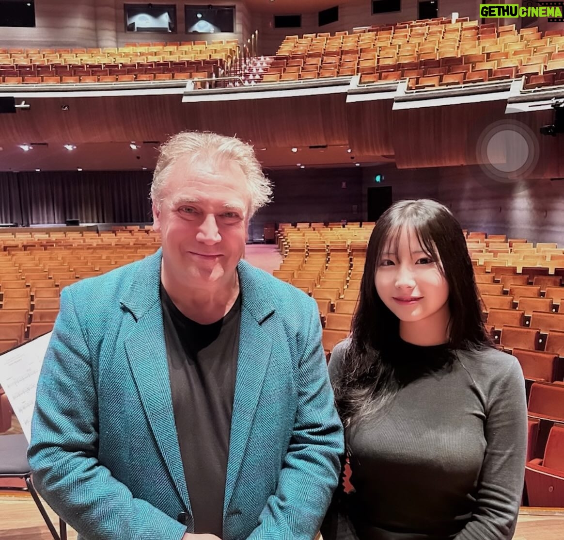 Chloe Chua - 8.7K Likes - Thank you Maestro Hans Graf, @isteinrockstar and all the @singaporesymphony musicians for another amazing concert at the Hamer Hall in Melbourne!! ☺️ I am so grateful for the support I have received from many, including SSO‘s Chairman, Mr Goh Yew Lin, who has taken time off to attend every concert in our Australia tour. It was also a pleasure to finally meet the Melbourne Symphony Orchestra’s Music Director, Mr Jaime Martin. Also, I would like to wish Maestro Hans Graf a very happy birthday!! 🎉🎂🍾

𝓜𝓮𝓵𝓫𝓸𝓾𝓻𝓷𝓮 𝟏𝟒/𝟐/𝟐𝟎𝟐𝟓