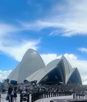 Chloe Chua Instagram - Truly grateful for the unforgettable experience of performing Brahms Double Concerto with Maestro Hans Graf, @isteinrockstar and @singaporesymphony last night! Thank you @sydneyoperahouse and audience for your tremendous support!! 🎶🤍
𝓢𝔂𝓭𝓷𝓮𝔂 𝟏𝟐/𝟐/𝟐𝟎𝟐𝟓