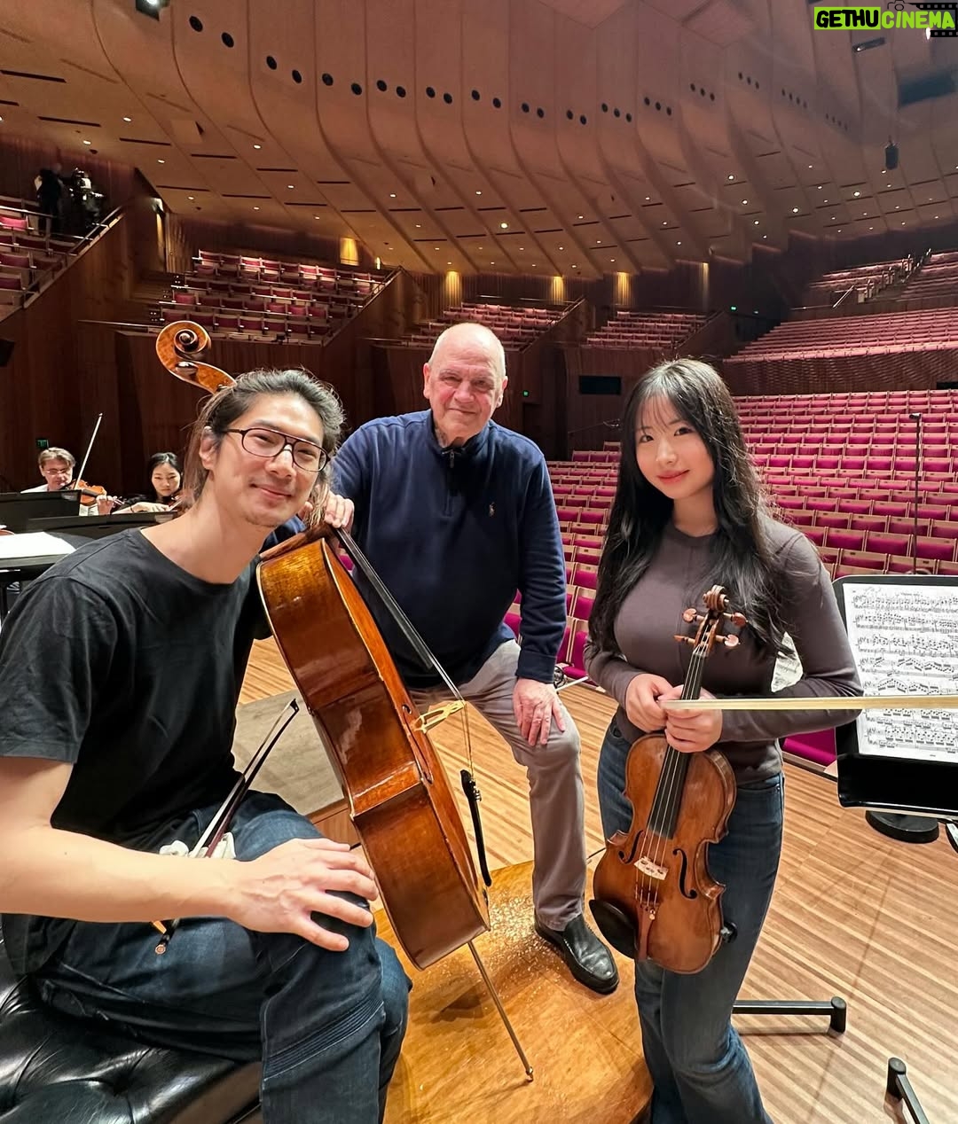 Chloe Chua - 13.2K Likes - Truly grateful for the unforgettable experience of performing Brahms Double Concerto with Maestro Hans Graf, @isteinrockstar and @singaporesymphony last night! Thank you @sydneyoperahouse and audience for your tremendous support!! 🎶🤍

𝓢𝔂𝓭𝓷𝓮𝔂  𝟏𝟐/𝟐/𝟐𝟎𝟐𝟓
