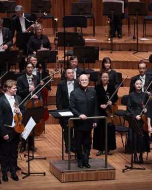 Chloe Chua Instagram - What a night 🎵
Last night the @singaporesymphony made their epic, long-awaited Australian debut in our Concert Hall, filling the room with stunningly rich melodies. Led by Hans Graf, the orchestra took us on a ride with works by Tchaikovsky, Koh Cheng Jin and Brahms featuring violin superstar @violinistchloechua and principal cellist @isteinrockstar.
Were you there? Which moment took your breath away?
📸 Jay Patel