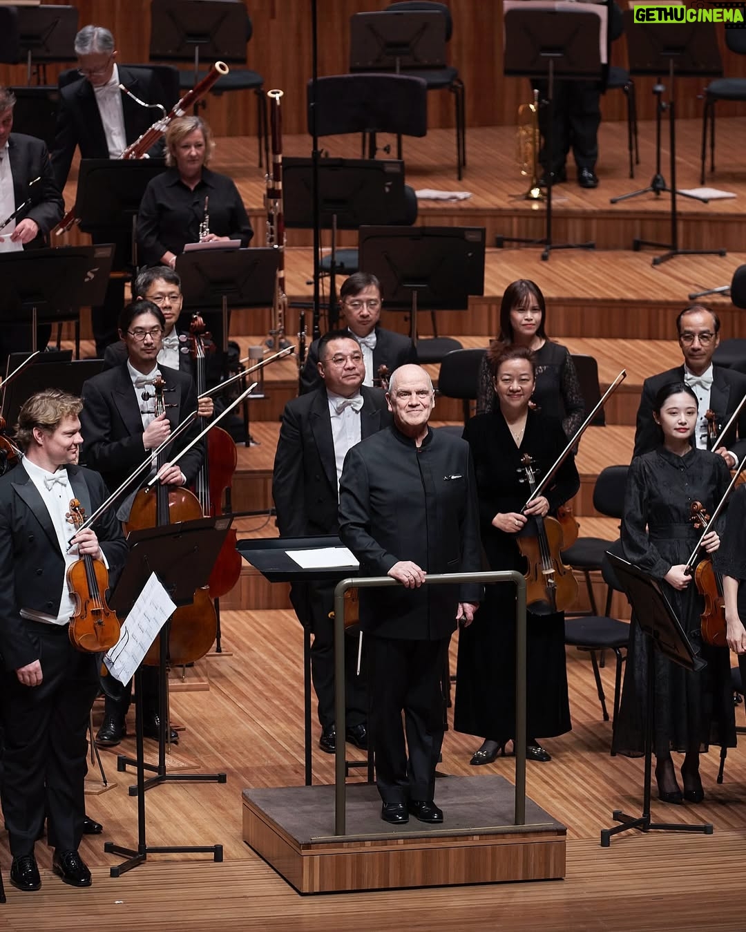 Chloe Chua - 13.2K Likes - What a night 🎵
 
Last night the @singaporesymphony made their epic, long-awaited Australian debut in our Concert Hall, filling the room with stunningly rich melodies. Led by Hans Graf, the orchestra took us on a ride with works by Tchaikovsky, Koh Cheng Jin and Brahms featuring violin superstar @violinistchloechua and principal cellist @isteinrockstar.
 
Were you there? Which moment took your breath away? 
 
📸 Jay Patel