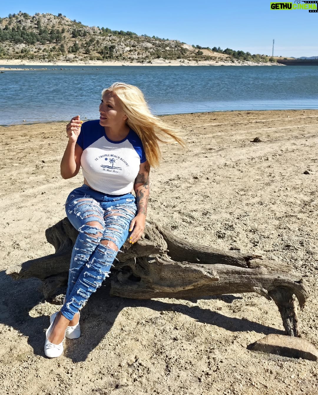Christina Rapado - 3 Likes - ✨ Un domingo increíble junto a mi adorado @alexandre_gontier : comida deliciosa en Navacerrada, paseo por el embalse disfrutando de la naturaleza y cine para terminar el día.
Un domingo perfecto, de esos que te hacen desconectar y empezar la semana con las pilas cargadas. 💫🌿🍿
*Total Outfit: @elcorteingles
#christinarapado #cristinarapado #summer2025 #September2025 #spain2025 #Madrid2025 #singer #actress #model #tvpresenter #tattooedgirl #diva #beauty #fashion #toxicpeopleout #richandpowerfulwomen #empoweringwomen #power #richwomen #crazylife #crazysummer #summer #iconic #influencer #Navacerrada #Navacerrada2025