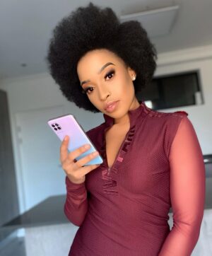 Cindy Mahlangu Instagram - Loving my #HuaweiP40lite
#BeyondTheBeauty