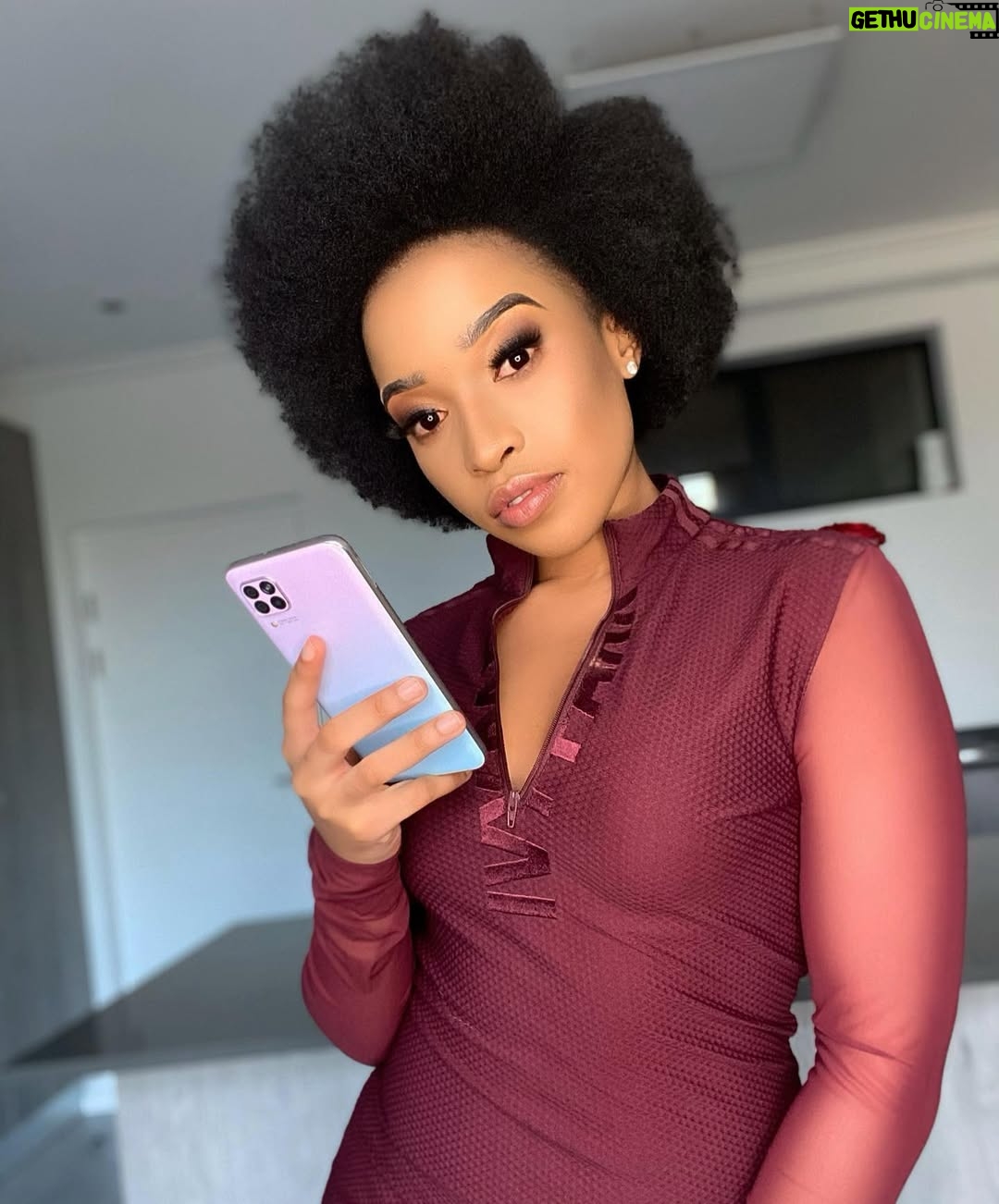 Cindy Mahlangu - 117.8K Likes - Loving my #HuaweiP40lite
#BeyondTheBeauty