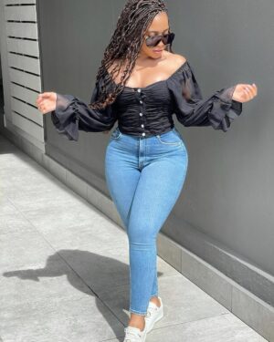 Cindy Mahlangu Instagram - 🍯
Top: @slay_tique