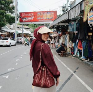 Citra Kirana Instagram - POV : 4 sisters vs. Chatuchak market 💥🛍️🥳