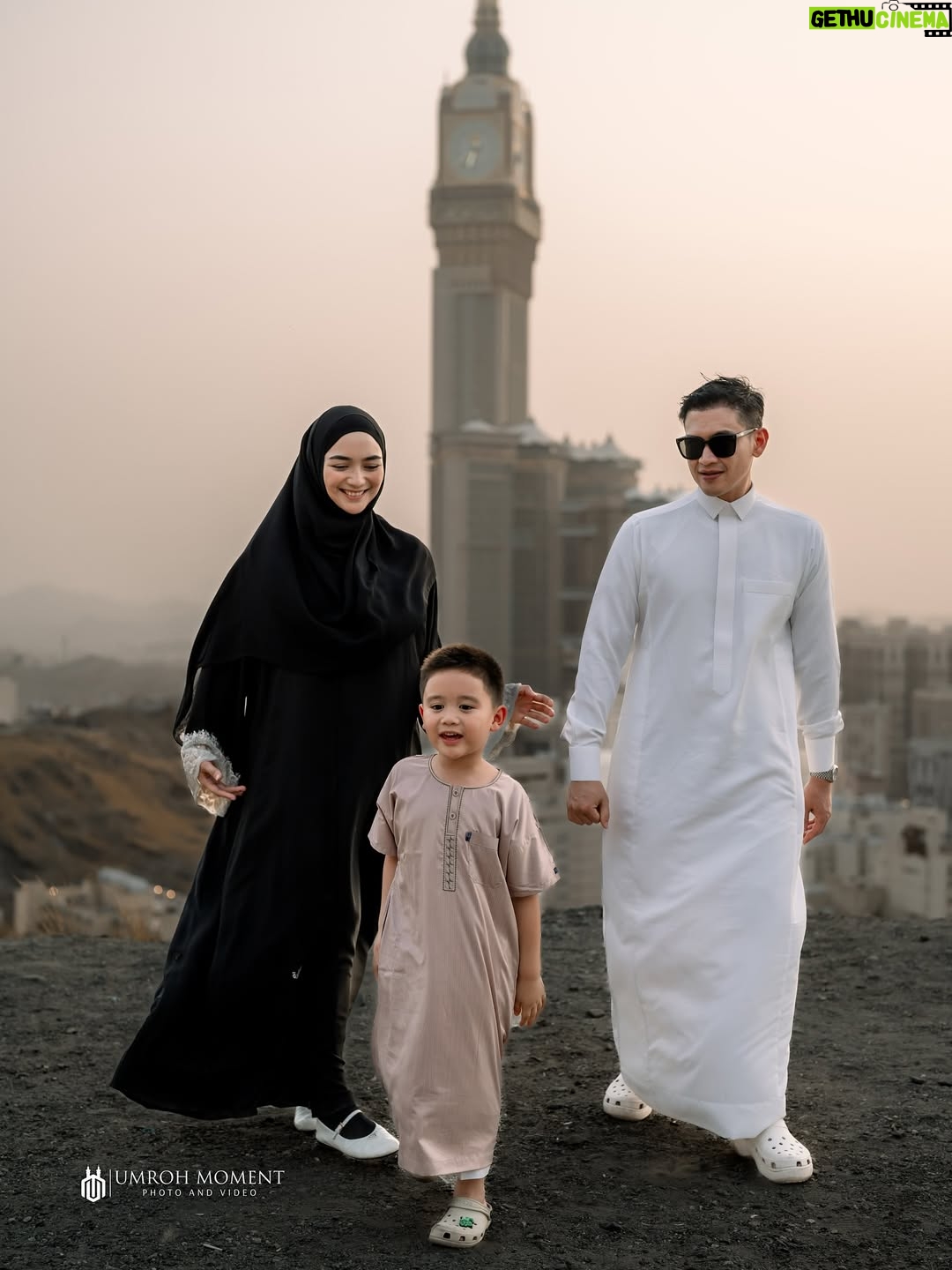 Citra Kirana - 128.7K Likes - dapet foto ini cuma dalam itungan detikk…🤣buru buru pengen kabuurr yaa mass……🫵🏻🥹hihi 
.
Gmzzzzzz

@umrohmoment // @vizalist // @samira_travel // @umrohbarengcikirezky
