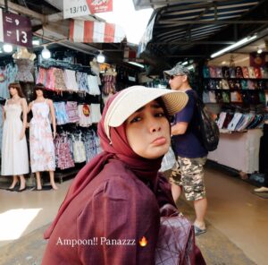 Citra Kirana Instagram - POV : 4 sisters vs. Chatuchak market 💥🛍️🥳