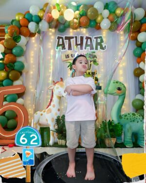 Citra Kirana Instagram - A special day for Athar with his favorite giraffe and brontosaurus 🦕
.
cake by @veroz_cakery ✨♥️ luvvvv
Backdrop by @thedesserttable.id