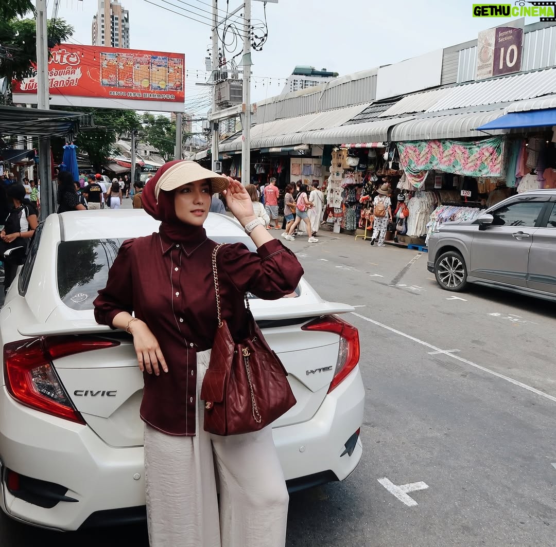 Citra Kirana - 54.6K Likes - POV : 4 sisters vs. Chatuchak market 💥🛍️🥳